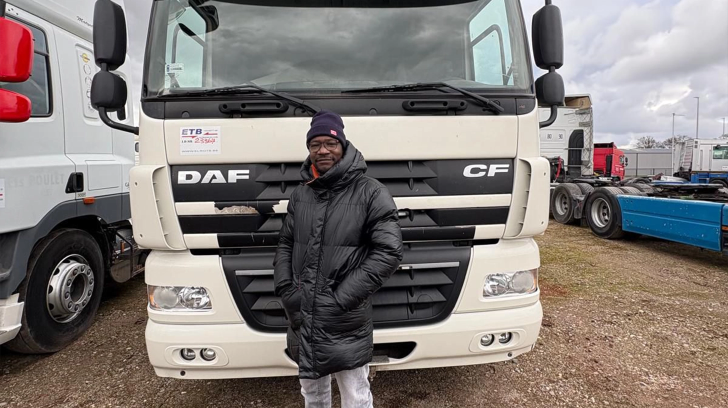 Happy customers who have previously done business with Elro Trucks Belgium